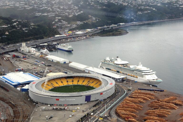 Figurinhas da Copa 2026: diferenças entre original e réplica falsa